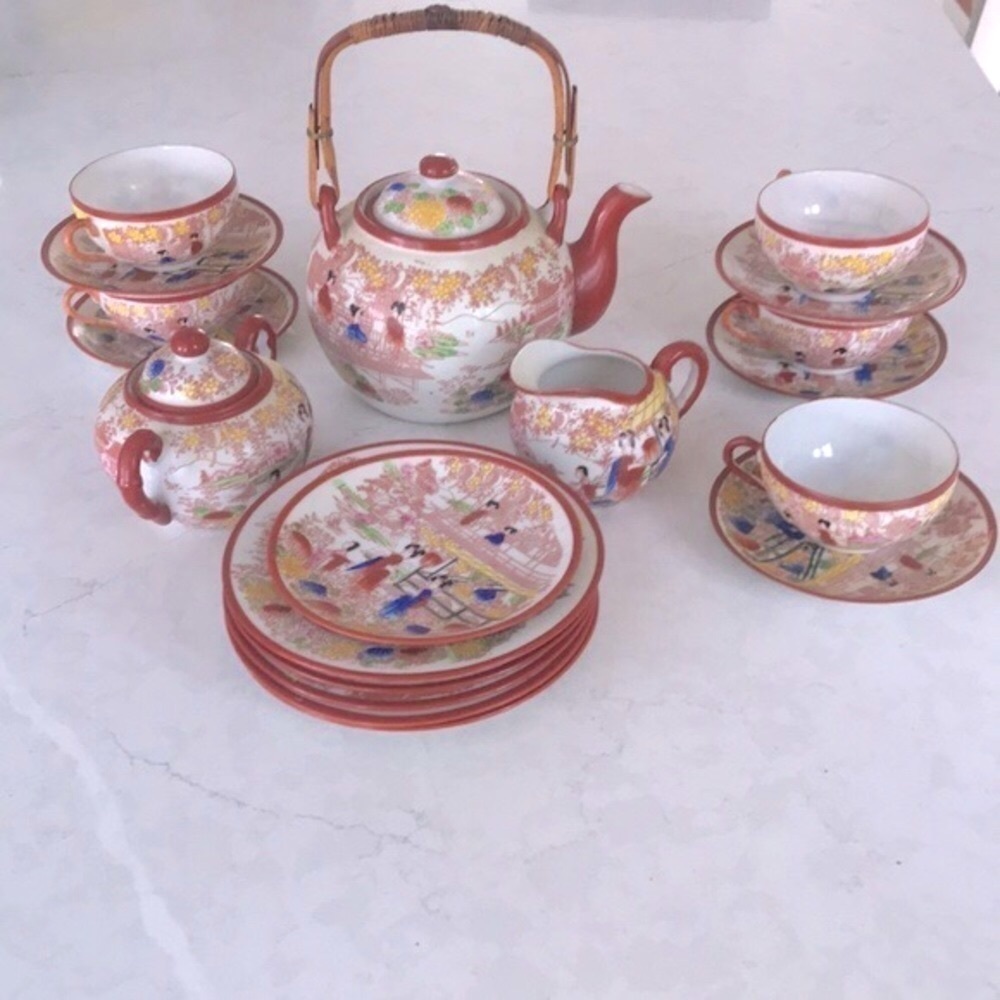 Vintage Japanese Kutani Hand-Painted 19 Piece Tea Set